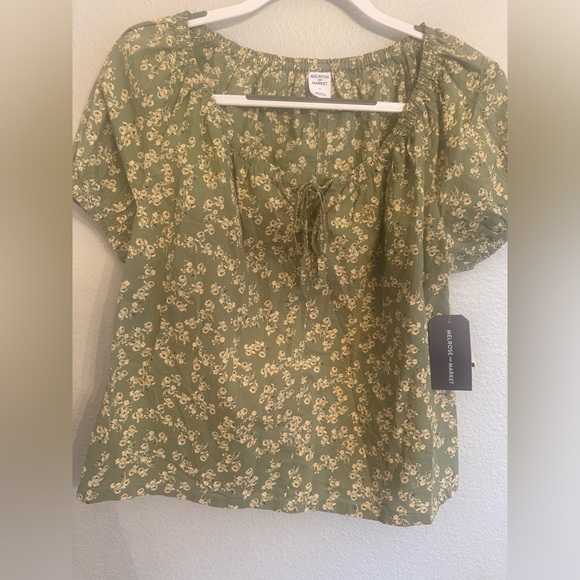 Melrose & Market Green Floral Cap Sleeve  Women Top Size Small - Picture 1 of 3